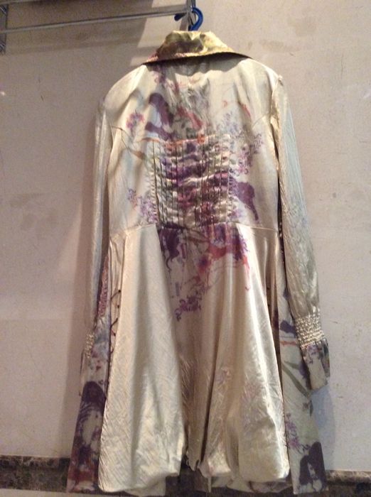 Продаю новый женский плащ