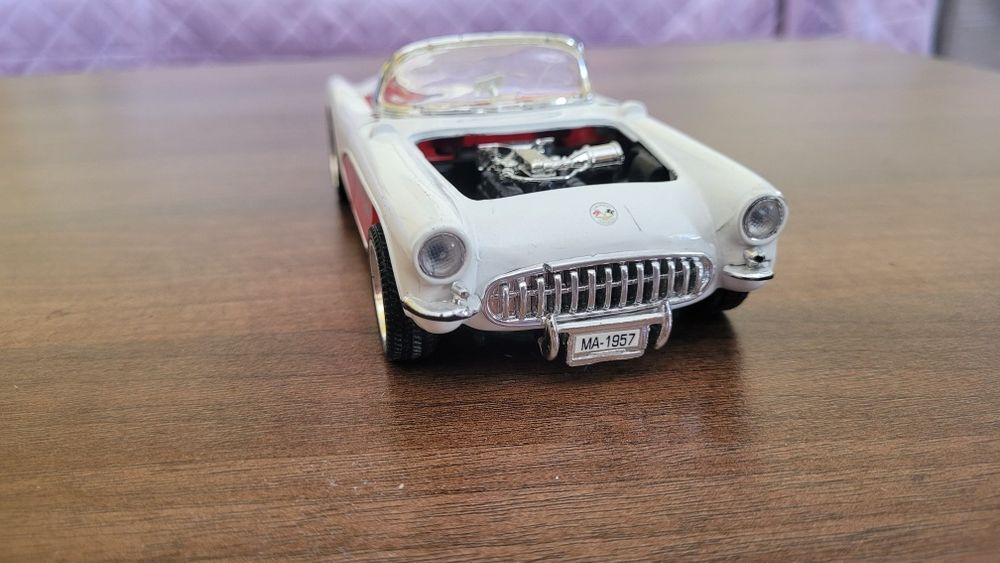 Machete auto 1/24 Citroen T.A. 15 CV si 1957 Chevrolet Corvette cu defecte