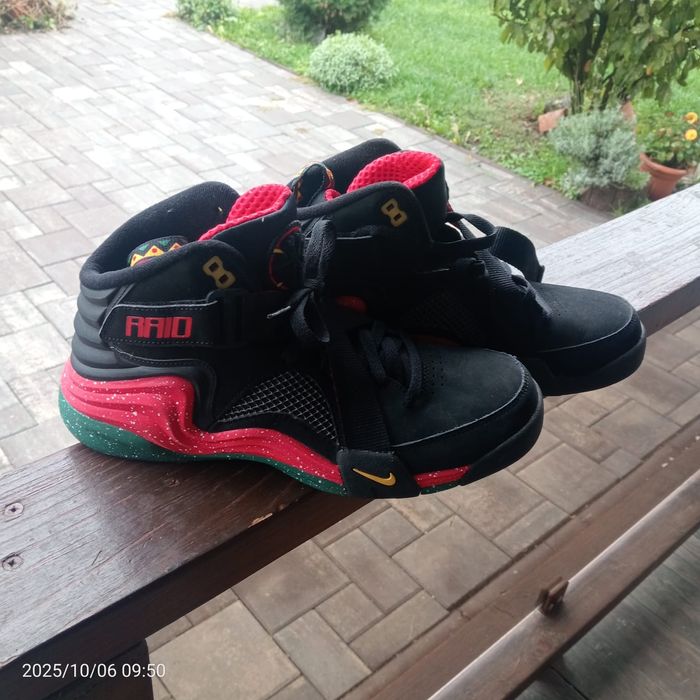 Nike Lunar Air Raid