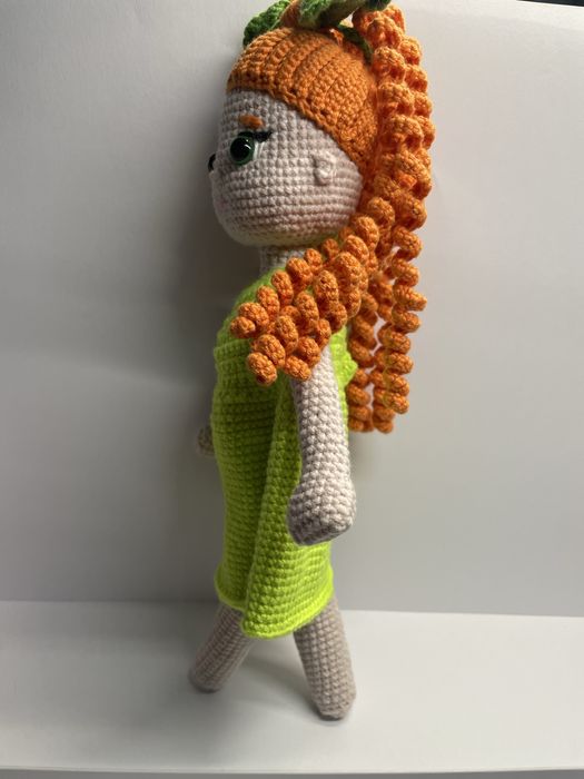 Păpușă Amigurumi croșetată manual