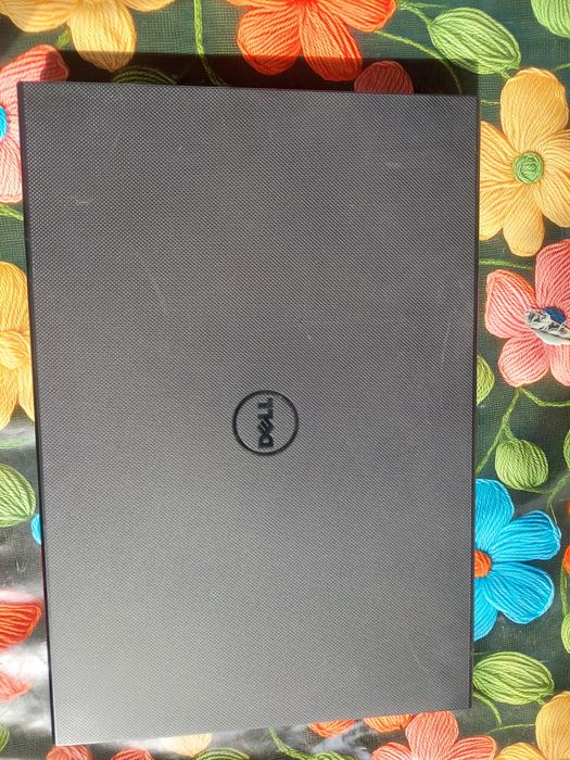 Laptop Dell Inspiron i3