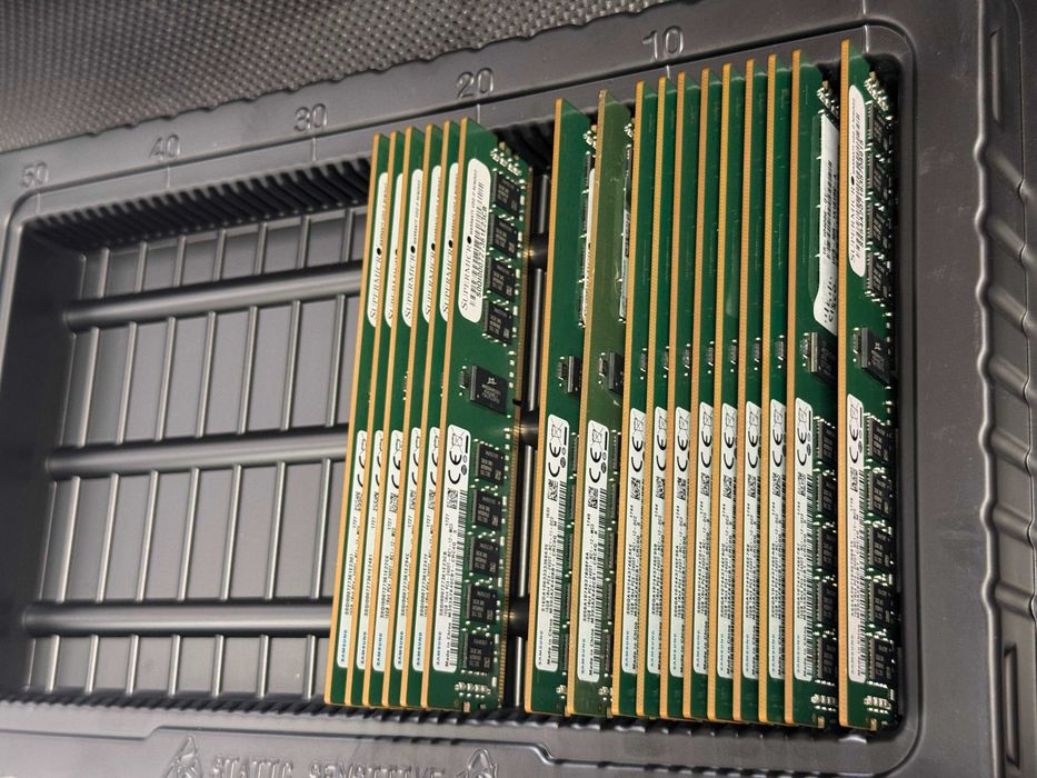 DDR4 16GB 2400Mhz ECC RDIMM Samsung Memorie RAM Server Workstation