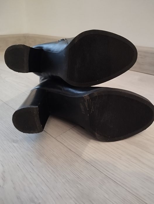 Продам демисезонные  сапоги