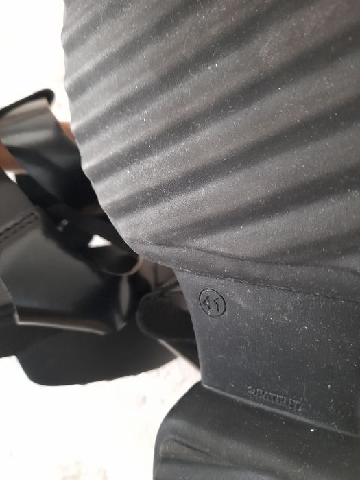 Дамски сандали от естествена кожа