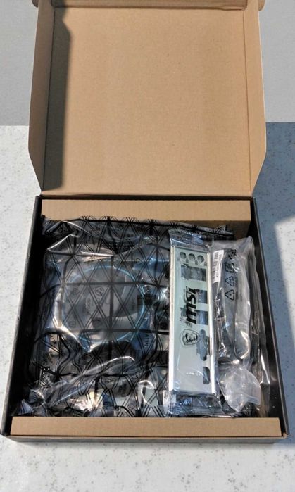 KIT Intel i5 12400 4.7 Ghz, MSI H610M, 8GB DDR4, 256Gb NVME