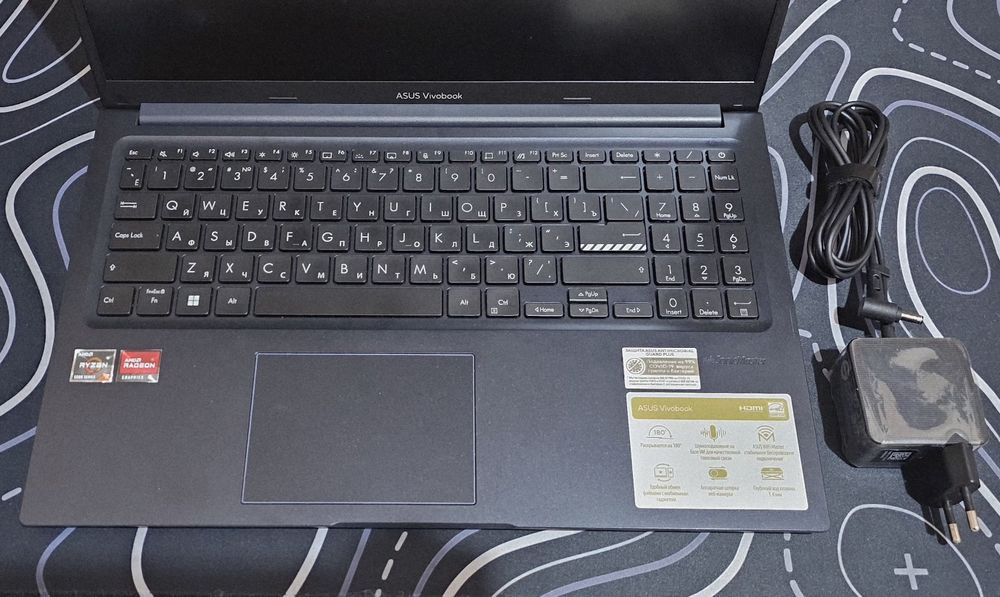 Asus VivoBook 15 Ryzen 7 2025!