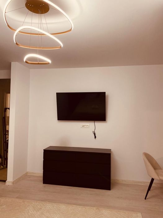 Inchiriere studio Hils Republica, la metrou, parcare inclusa
