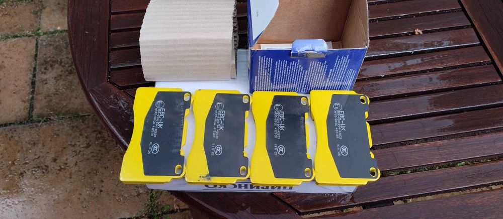 Продавам EBC Yellowstuff 4000 Series предни накладки DP41210R