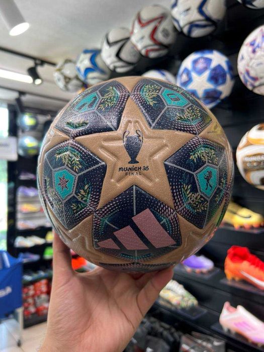 Футбольный мяч Adidas UEFA Champions League Munich 25 Final
