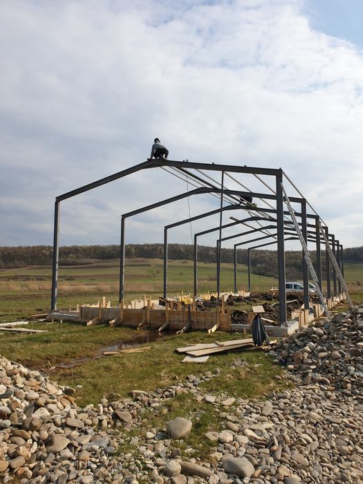 Schimb URGENT structura hala metalica cu materiale de construcții