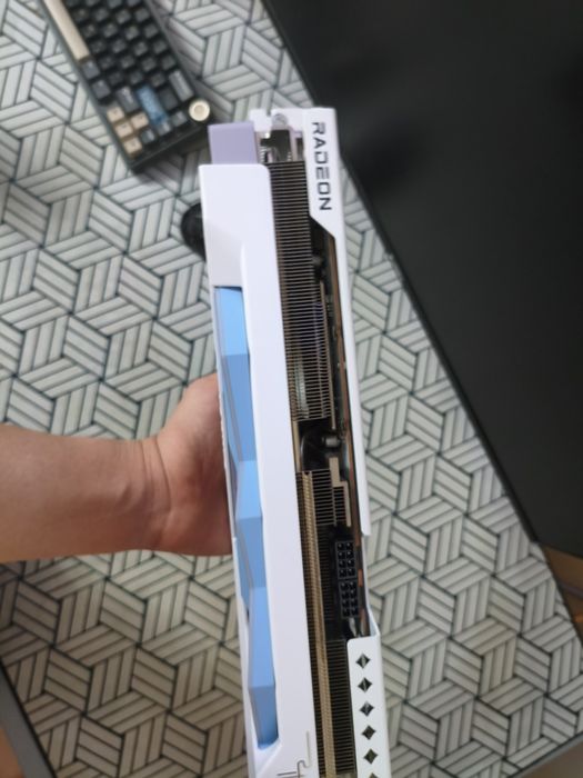 Игровая видеокарта rx7800xt