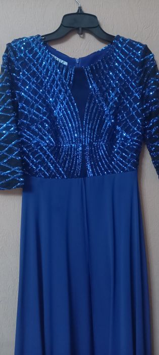 Платье нарядное красивое