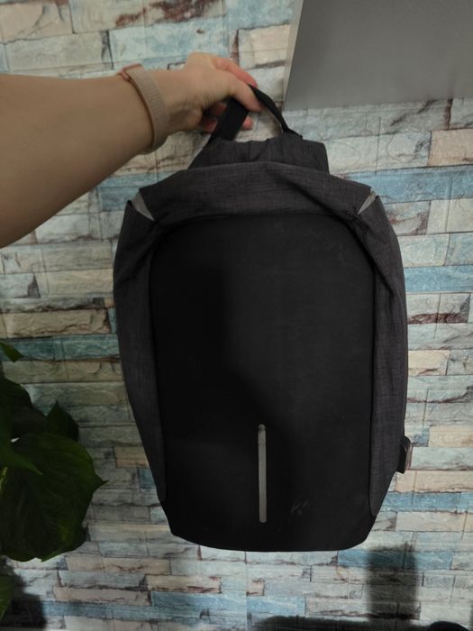 Rucsac laptop antifurt, maxim 15.6", cu port USB de incarcare, Negru