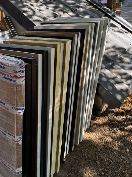 Столы Линнмон Икеа Адильс (Белые и черные)