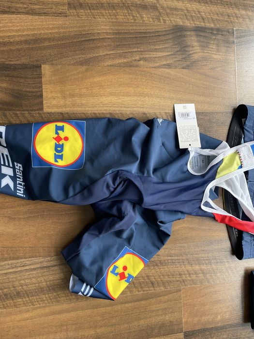 Echipament Santini Lidl Trek marimea M dar este un S ( ciclism)