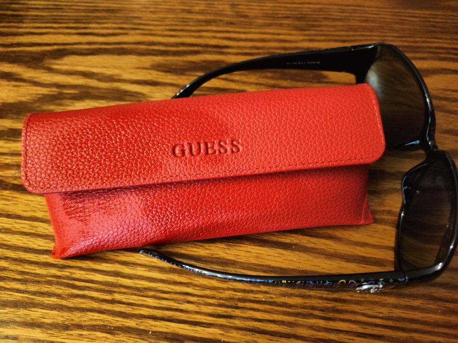 Детски слънчеви очила Guess