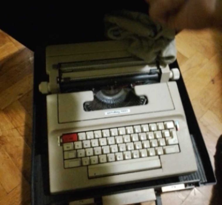 Пишеща машина privileg Olivetti 550