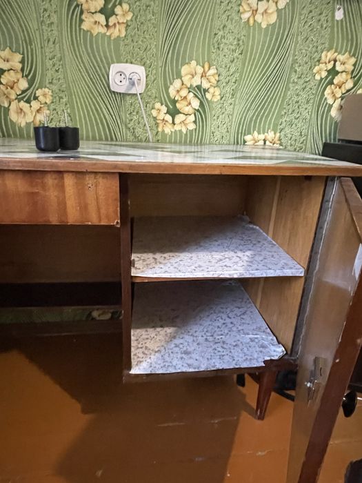 Комплект из двух столов