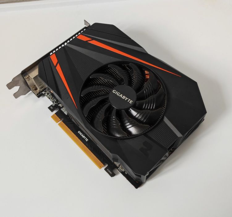 Продам Видеокарту Gigabyte Gtx 1070