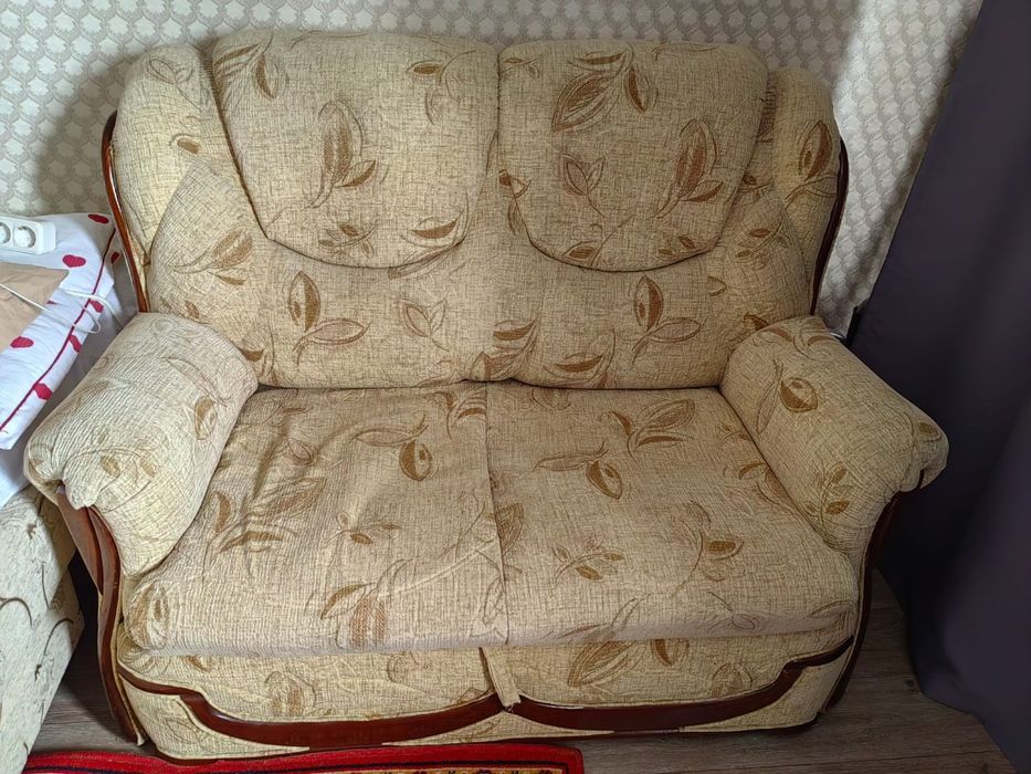 Диван маленький., раскладной  кровать.