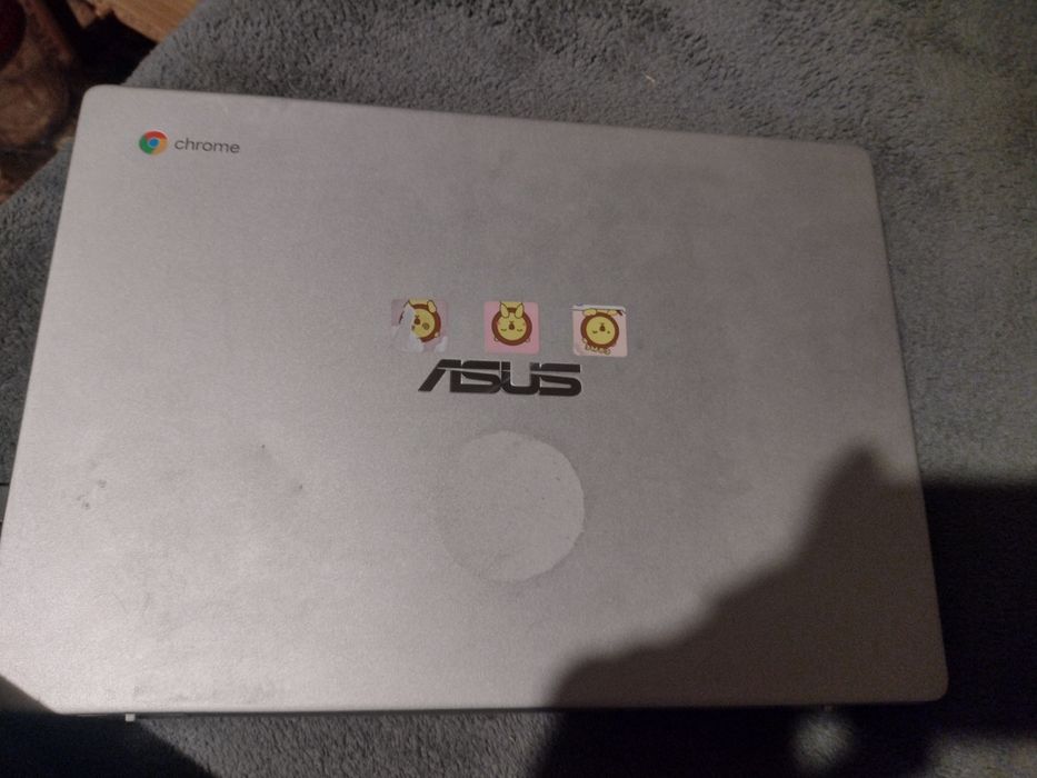 Vând laptop asus