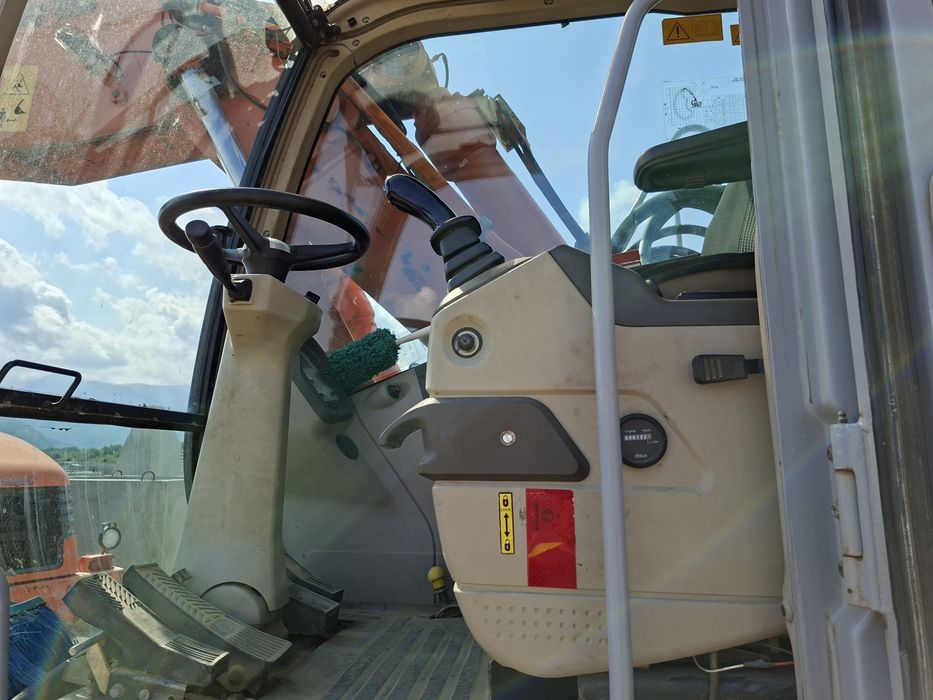 Excavator pe roti Fiat Kobelco