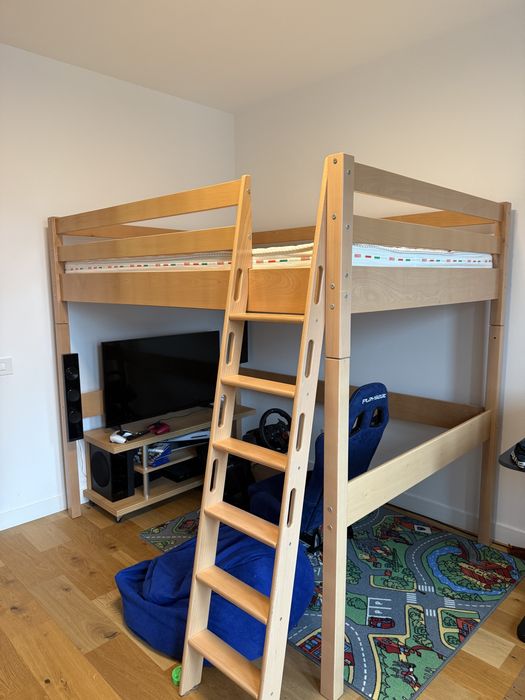 Pat supraetajat copii