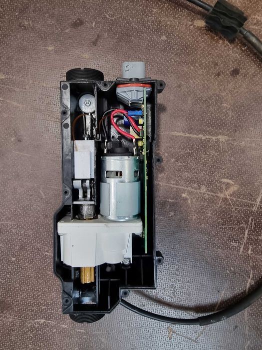 Reparații și modul frână de mână BMW X5 E70 X6 E71 F15 F16 F01F07