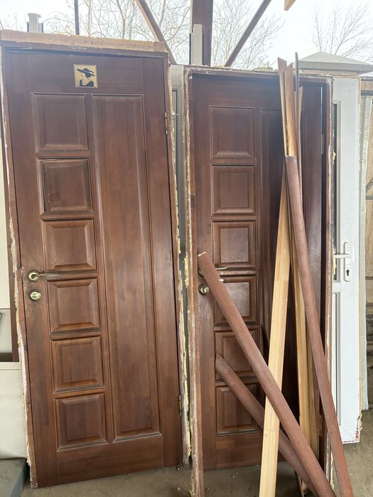 двери деревянные