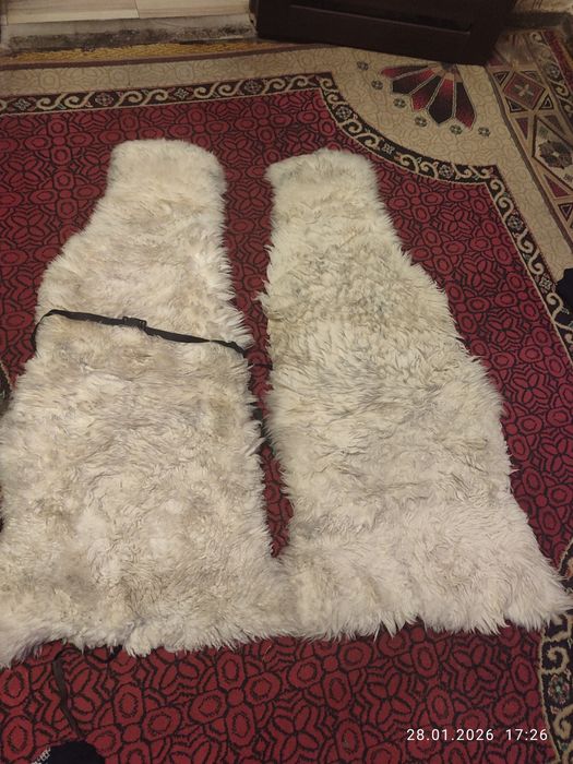 Продаются универсальные накидки на сиденья автомобиля.