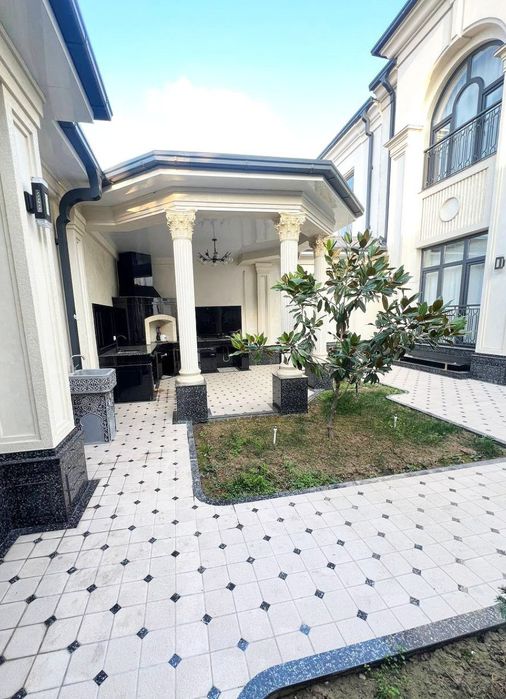 Samarqand Davoza mahallada  hovli arendaga beriladi.