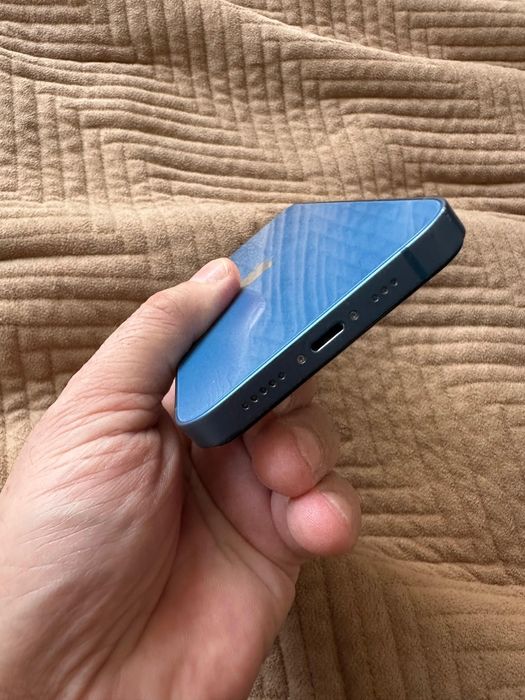 Срочно продам айфон 13 (  128   Gb)