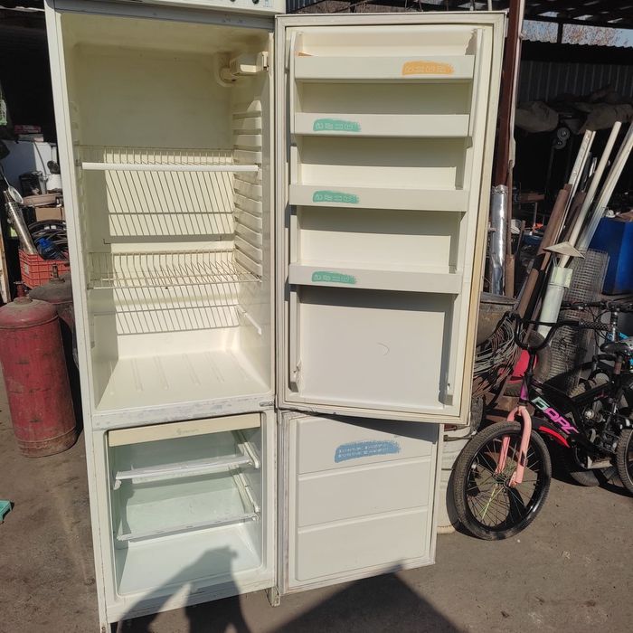 Холодильник рабочий