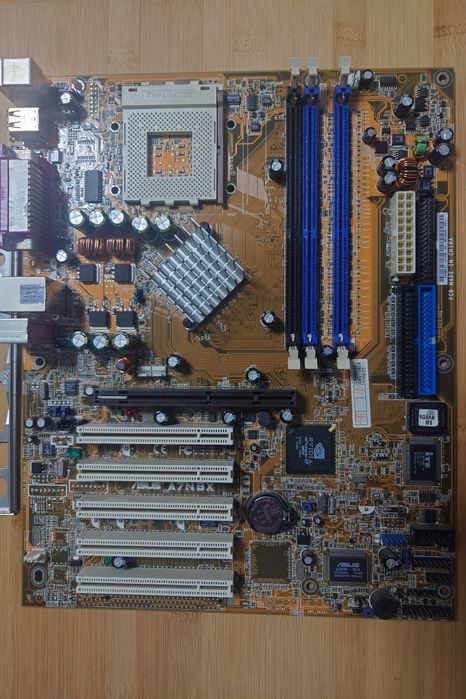 Vand placa Asus A7N8X R2.0 Nforce 2 Ultra 400, socket A 462, AGP dual ddr400 retro