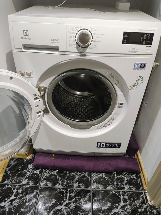 Mașină de spălat Electrolux 9 kg cu uscător