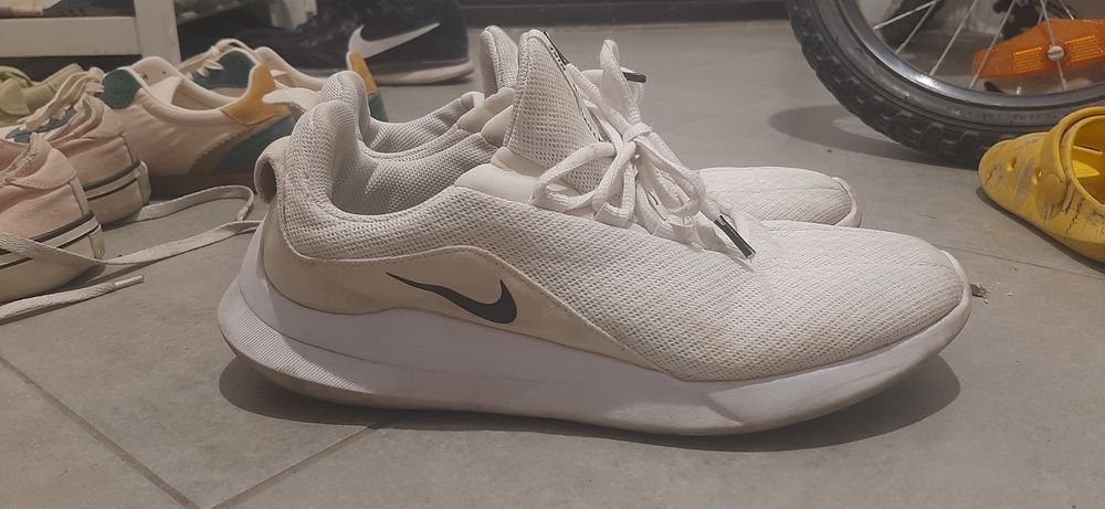 Продам кроссовки Nike