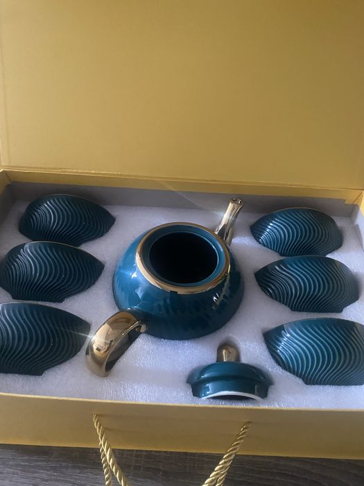 Продается сервиз