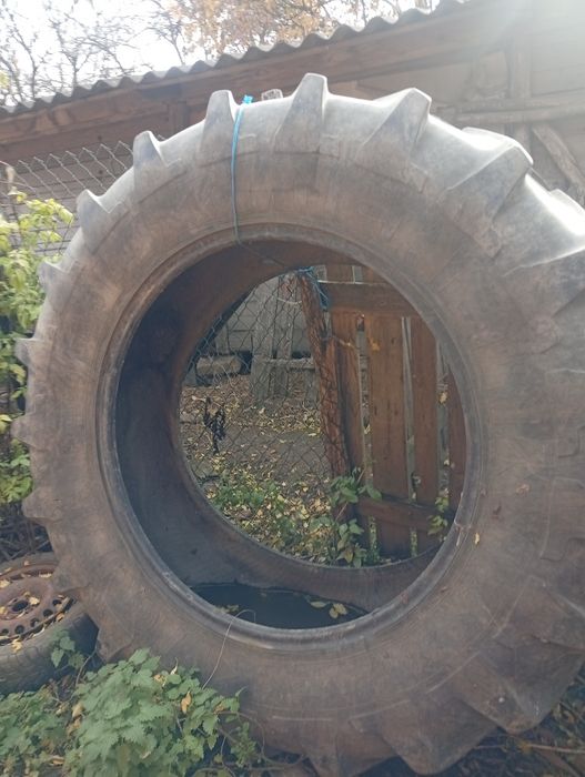 Vând cauciuc 18.4 R 38 in stare perfecta de funcționare