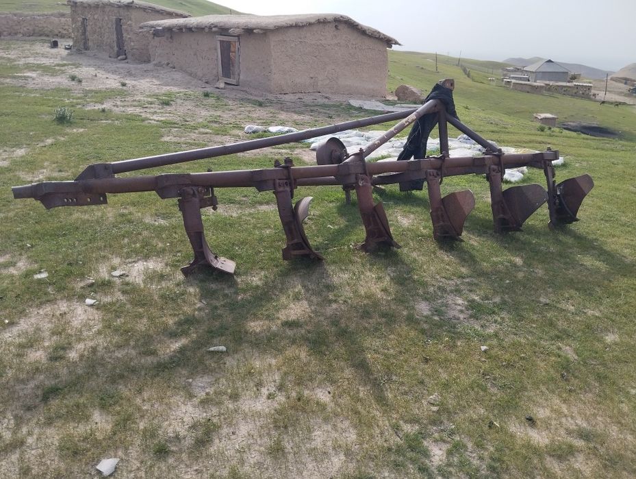 Bolgar dt 175 sotiladi