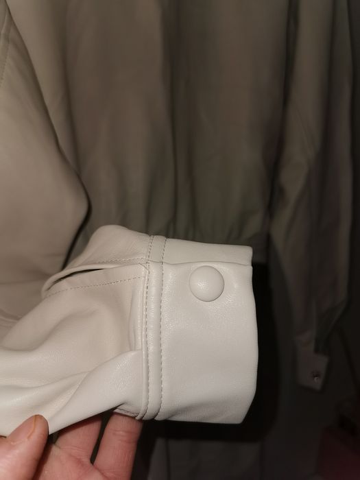 Reserved бежов кожен тренч