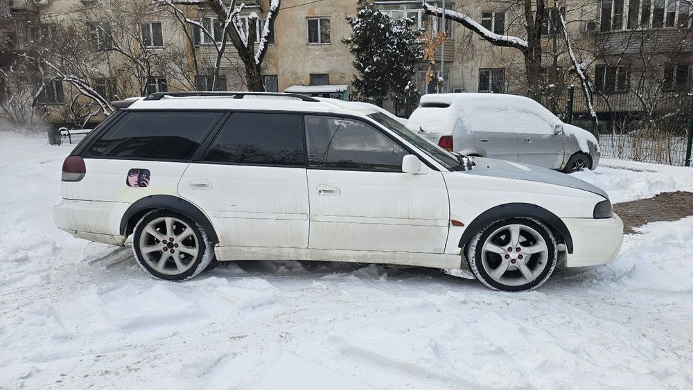 Машина Subaru legacy