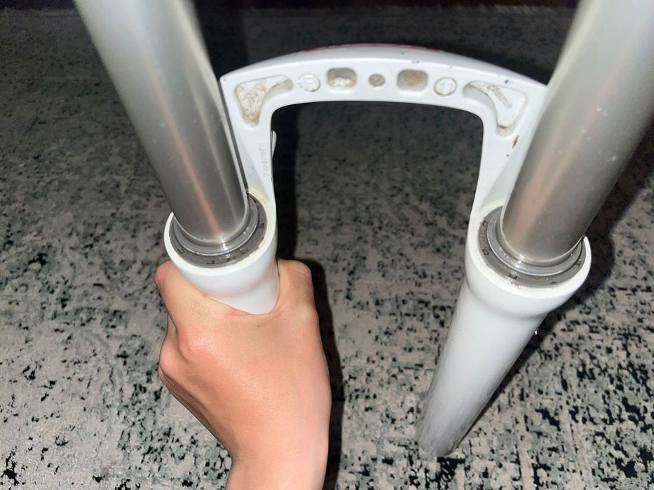 Рок шокс дарт старенькая