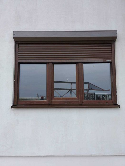 RULOURI Aluminiu si Usi de garaj rezidentiale SECTIONALE