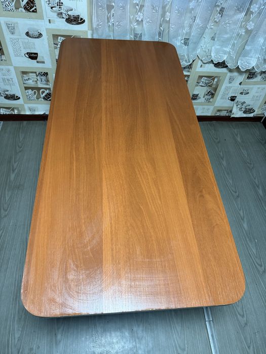 Продам кухонный стол