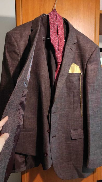 Costum 3 piese +pantofi +cravată+curea