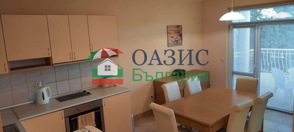 Осем двуетажни къщи в село Рогачево, Балчик, близо до Албена, площ на