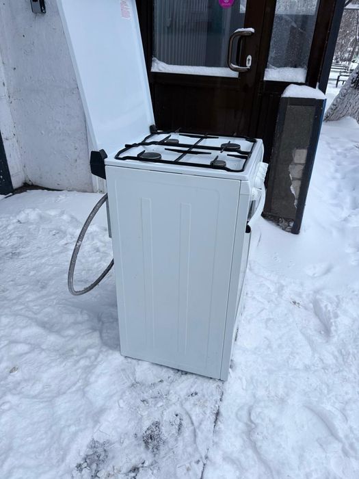 Продам газовую плиту