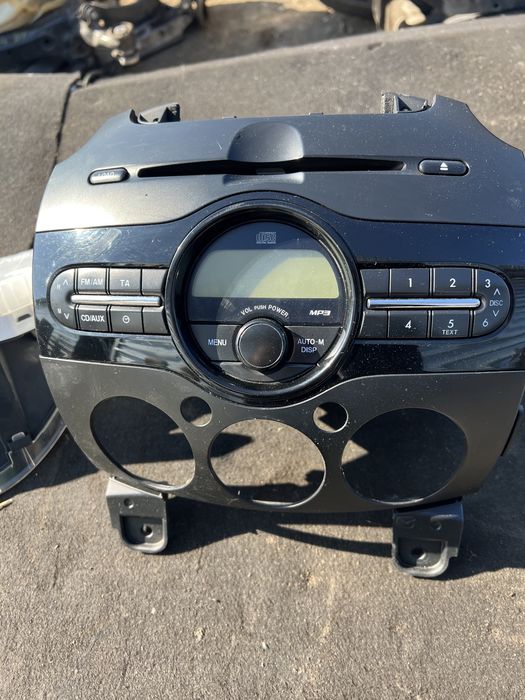 Радио за Мазда 2 Mazda DL40 66 AR0 CD DVD Mp3 Player СД ДВД оригинал