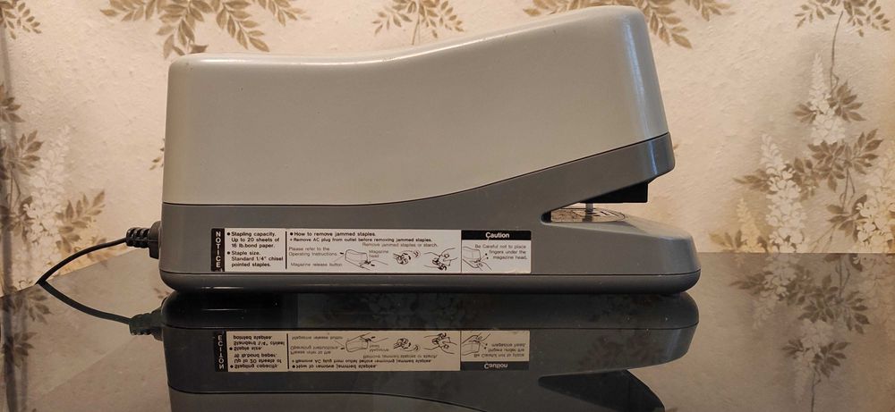 Два электрических степлера- Panasonic AS-302N и Rapid 65 (Швеция).