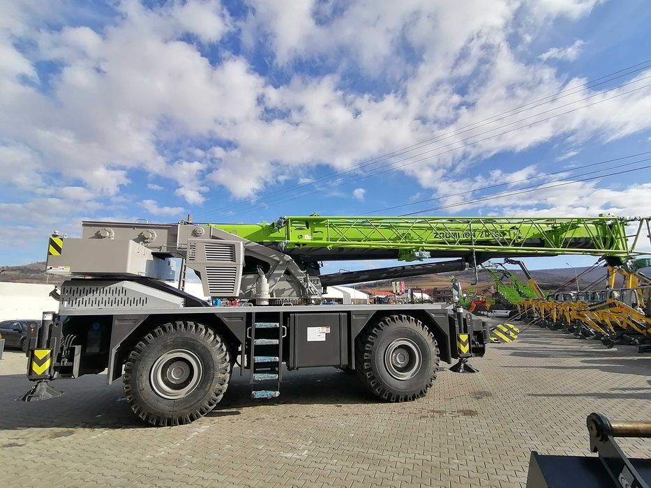 Macara mobila pentru teren accidentat Zoomlion ZRT600